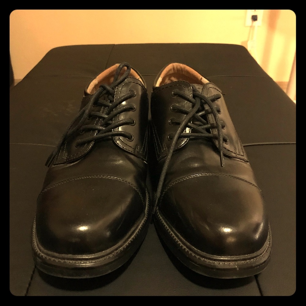 Black dress shoes